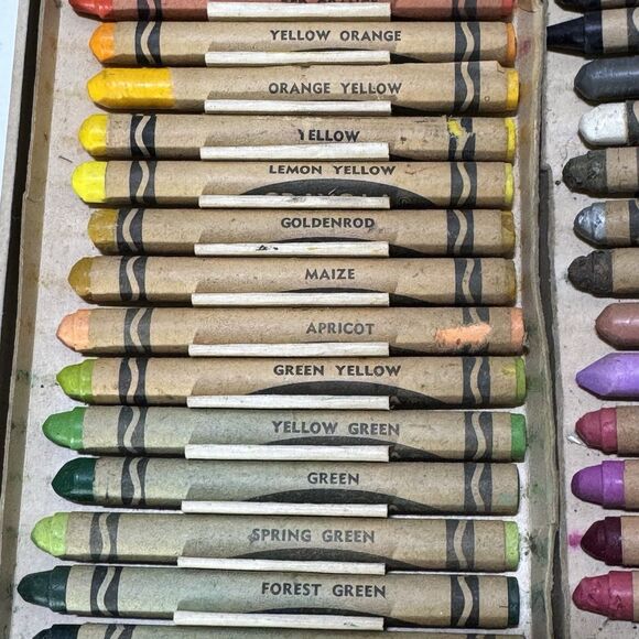 CRAYOLA CRAYONS 1958 BOX OF 72 SHARPENER MANY RARE RETIRED COLORS - Picture 5 of 16